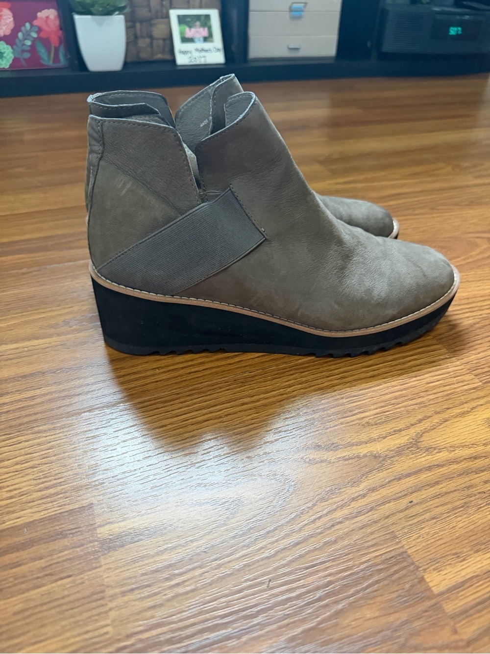 NWOT Eileen Fisher Lark wedge booties grey suede nubuck 9.5